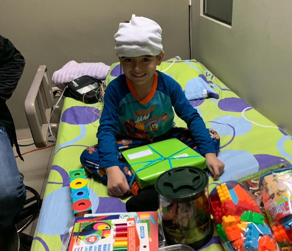 Operacion a paciente infantil con epilepsia refractaria 14
